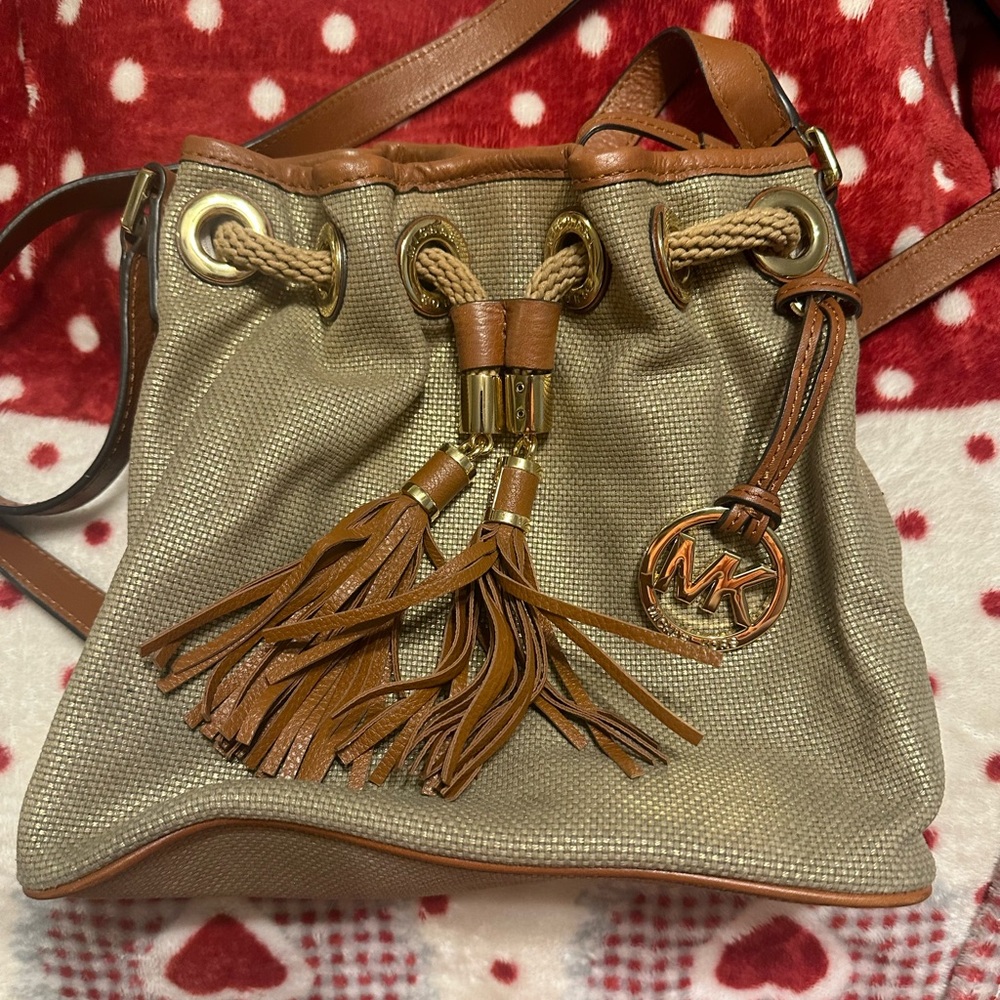 Micheal Kors cross body